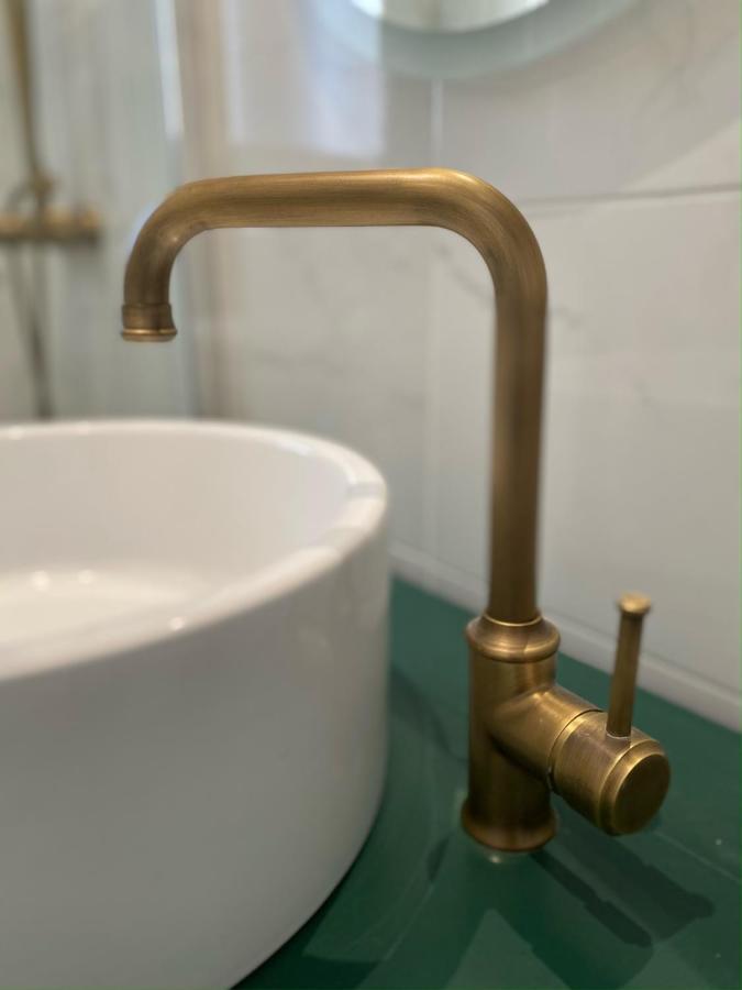 La Suite Dandy - Beau T2 -Terrasse, Parking Gratuit, Climatisation Bagnères-de-Bigorre Kültér fotó